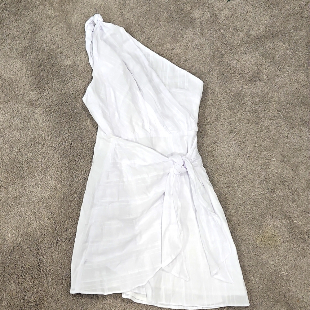 Elegant White One-Shoulder Dress